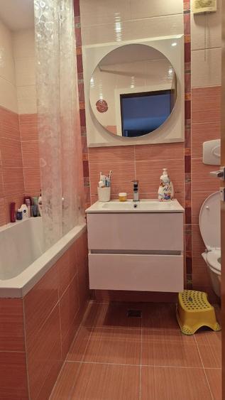 Apartament cu 4 camere decomandat în 22 Decembrie