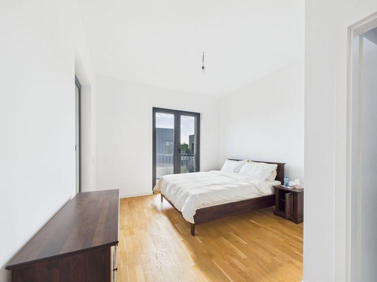 Apartament cu 4 camere semidecomandat în Central