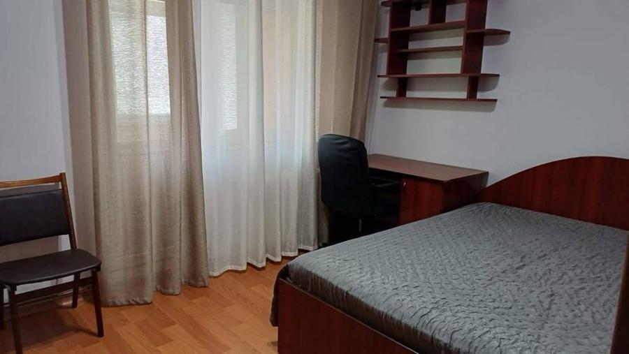 Apartament cu 3 camere decomandat în Dacia