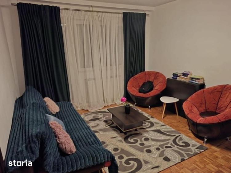 Apartament cu 3 camere semidecomandat în Astra