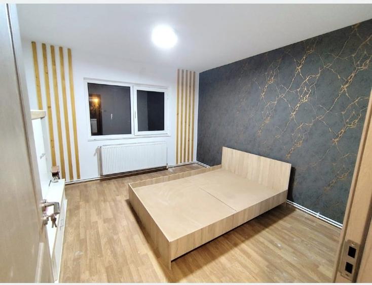 Apartament cu 3 camere decomandat, mobilat în Anda