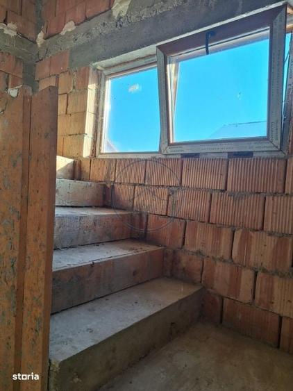 Casă cu 4 camere cu Teren 400 Mp în Central
