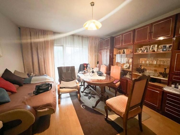 Apartament cu 4 camere decomandat în Dâmbul Rotund