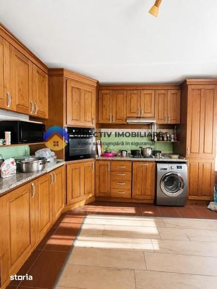 Apartament cu 4 camere decomandat în Sud