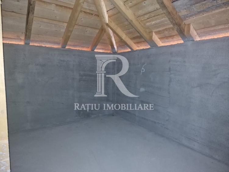 Casă individuală cu 5 camere cu Canalizare în Paleu