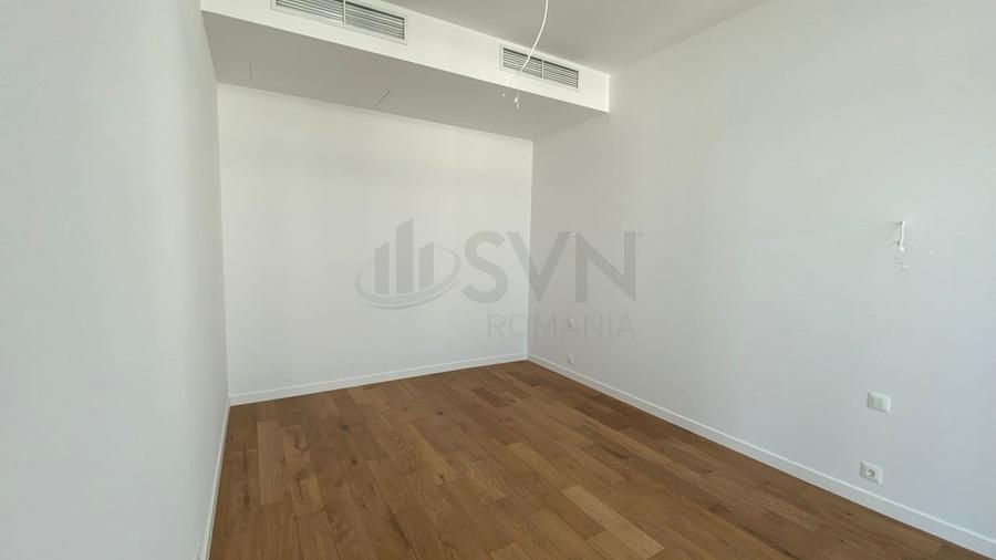 Penthouse cu 4 camere semidecomandat în Cotroceni