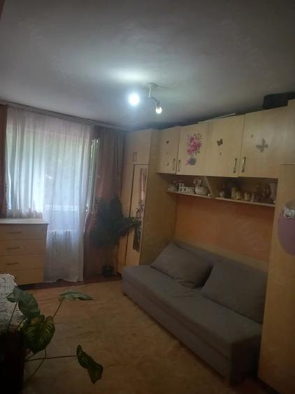 Garsonieră semidecomandată în Est