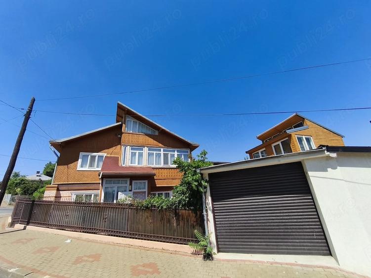 Casă cu 7 camere cu Teren 216 Mp în Central