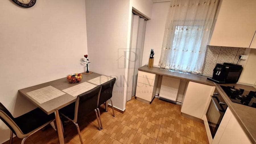 Apartament cu 4 camere decomandat în Complex Studențesc