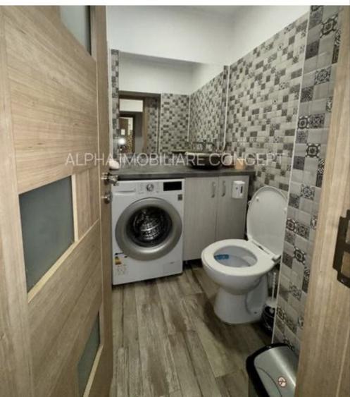 Apartament cu 3 camere decomandat în Exterior Vest