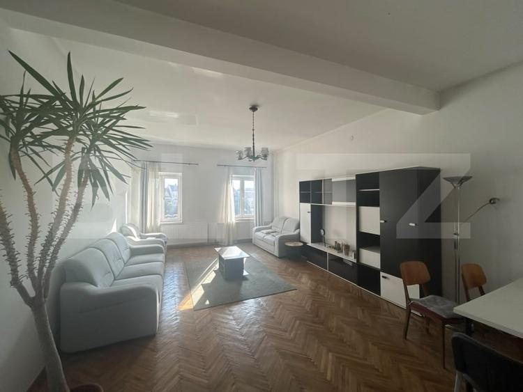 Apartament Spațios, 2 camere, decomandat, Zona Ultracentral - 2