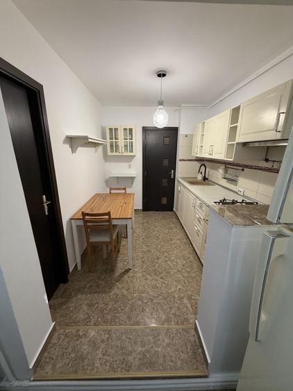 Apartament cu 2 camere decomandat în Crângași