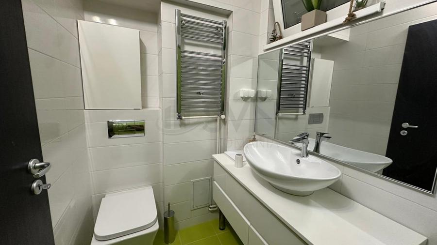 Apartament cu 3 camere semidecomandat, mobilat în Cișmigiu
