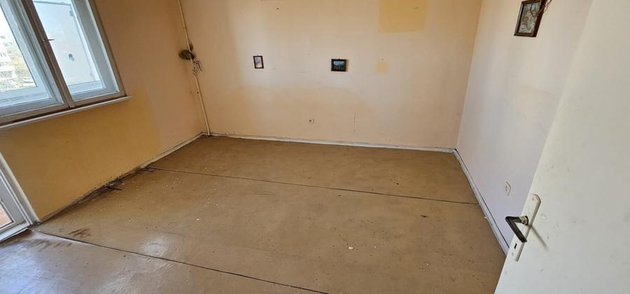 Apartament cu 3 camere decomandat în Faleza Nord