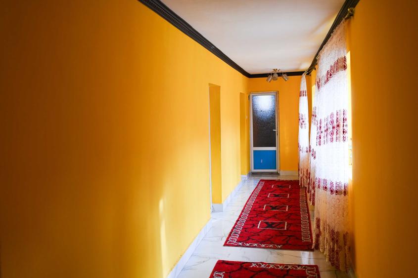 Casă cu 4 camere în Exterior Vest