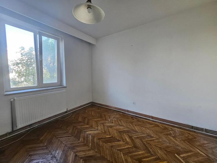 Apartament cu 2 camere semidecomandat în Trivale