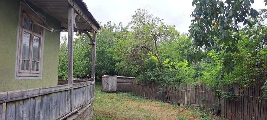 Casă cu 3 camere în Căciulești