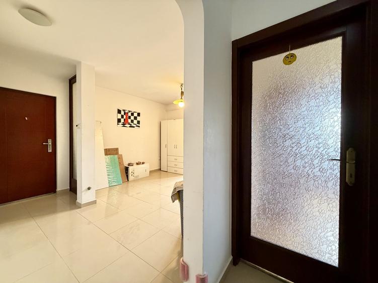 Apartament cu 2 camere semidecomandat, mobilat în Bucovina