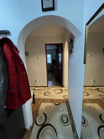Apartament cu 3 camere decomandat în Bârlad