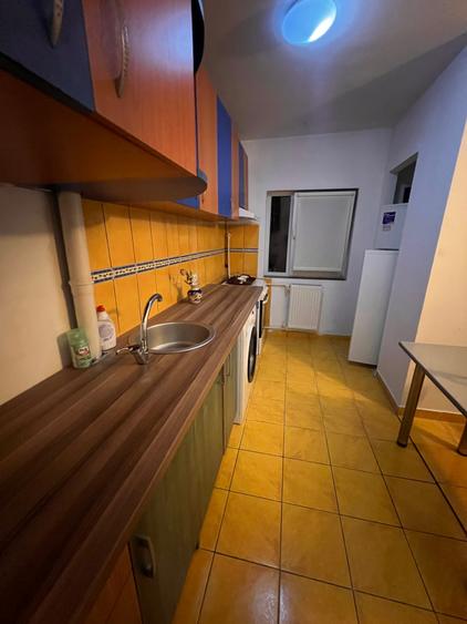 APARTAMENT 3 CAMERE/ PARTIAL MOBILAT/ 10 MINUTE DE METROU - 14