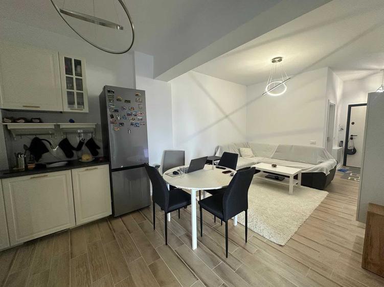 Apartament cu 3 camere în Cățelu
