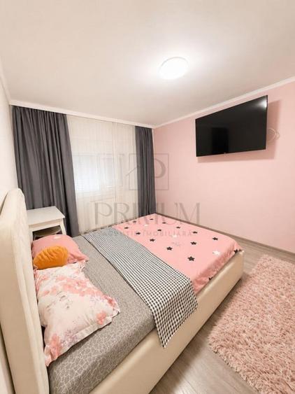 Apartament cu 4 camere decomandat în Aradului