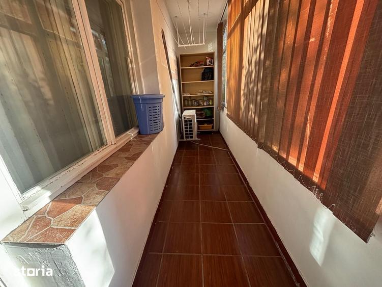 Apartament cu 2 camere semidecomandat în Podu Roș