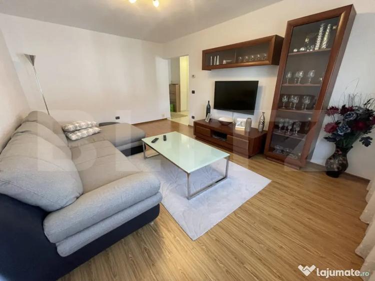 Apartament cu 3 camere decomandat în Central