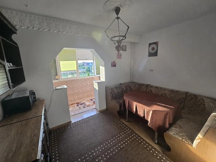 Apartament cu 3 camere decomandat în Nufărul
