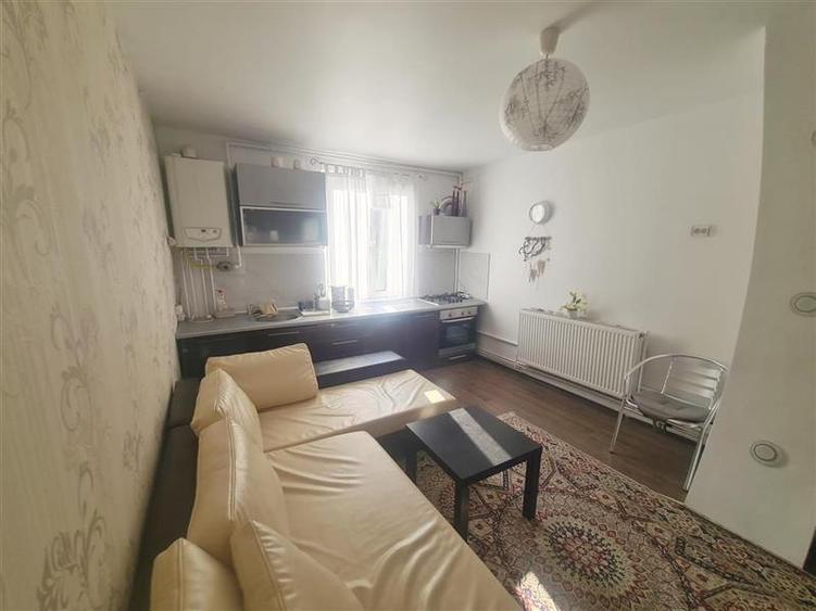 Apartament cu 2 camere decomandat, mobilat în Craiter