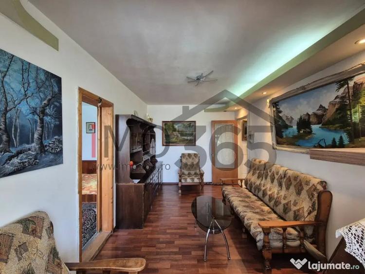 Apartament cu 3 camere semidecomandat în Craiovei