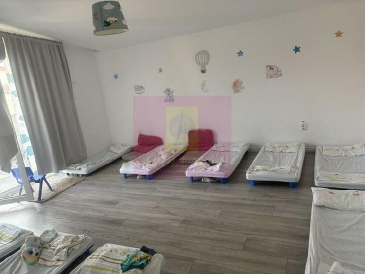 Casă cu 5 camere cu Teren 446 Mp în Drumul Sării