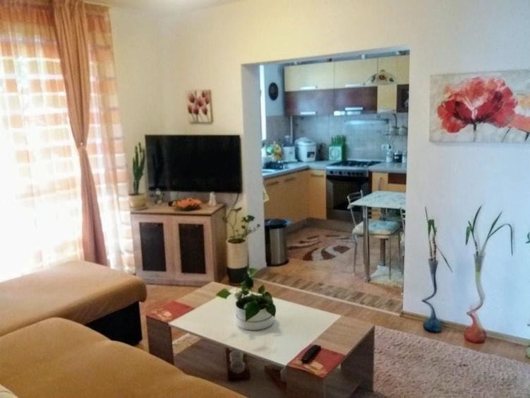 Apartament cu 2 camere decomandat în Exterior Vest