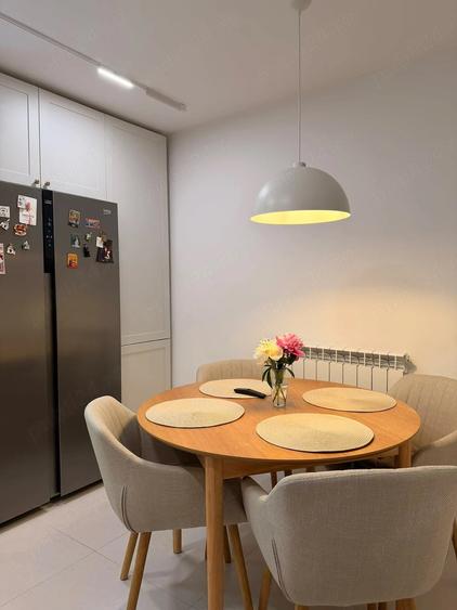 Apartament cu 2 camere semidecomandat în Rovine