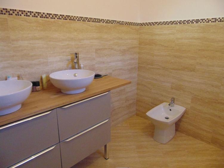 Casă individuală cu 5 camere cu Canalizare în Nord