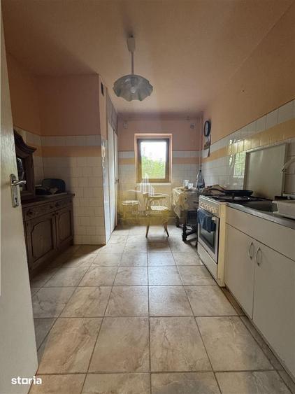 Apartament cu 4 camere decomandat în Bucovina