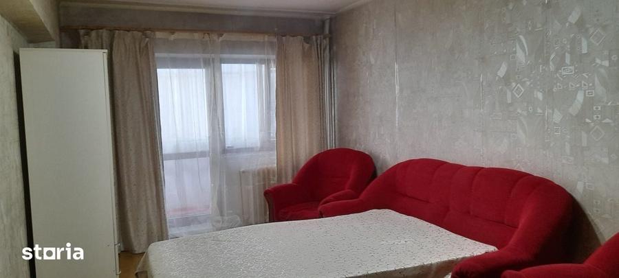 Apartament cu 2 camere decomandat în Podu Roș
