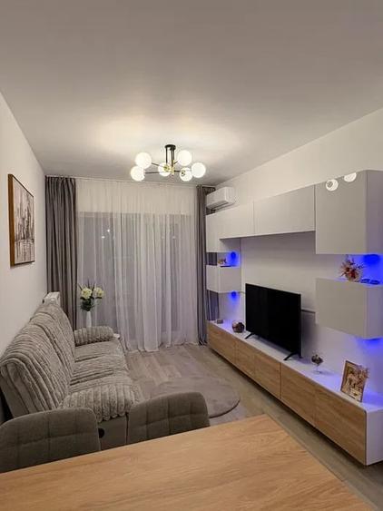 Apartament cu 2 camere decomandat, mobilat în Baza 3