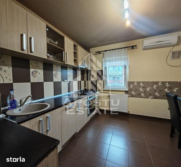 Apartament cu 3 camere semidecomandat, mobilat în Aradului