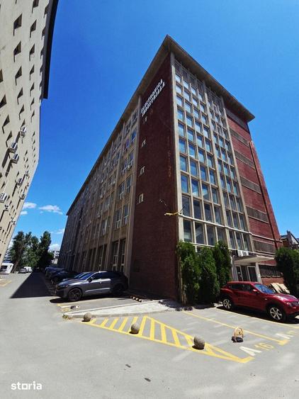 Spațiu comercial, de 1,000 mp, în Baicului