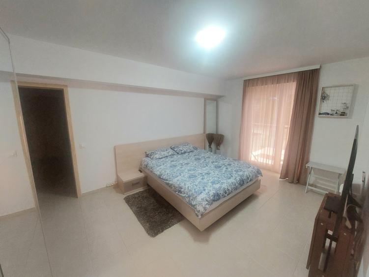 Apartament cu 3 camere decomandat, mobilat în Central
