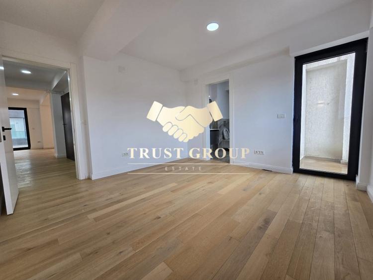 Apartament cu 3 camere decomandat în Polonă