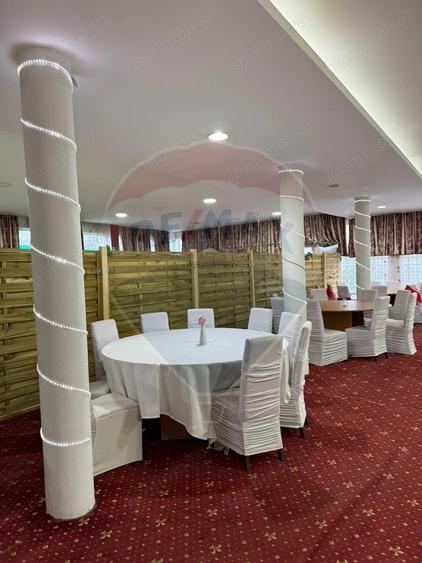 Casă cu 8 camere cu Teren 462 Mp în Central