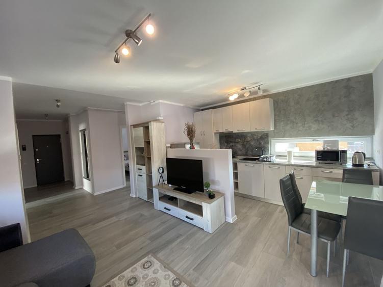 Apartament cu 3 camere decomandat, mobilat în Dumbrăvița