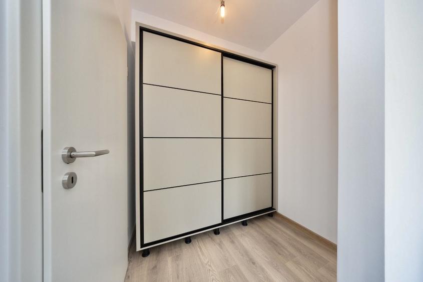 Apartament cu 2 camere semidecomandat, mobilat în Tractorul