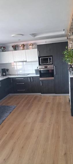 Apartament cu 3 camere decomandat în Florești