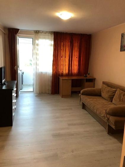 Garsonieră decomandată în Central