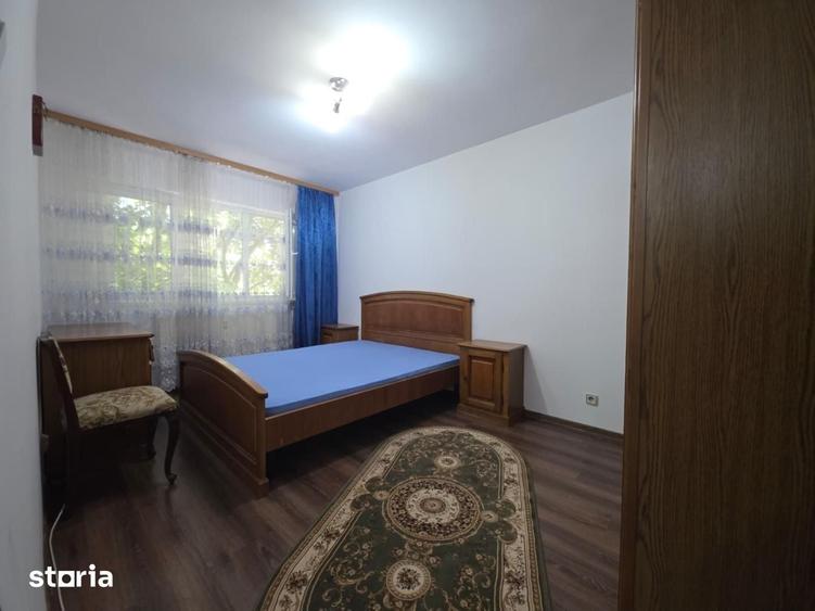 Apartament cu 3 camere semidecomandat în Dobroești