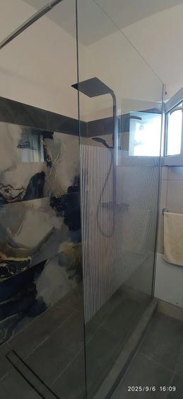 Apartament cu 4 camere decomandat în Sânmartin