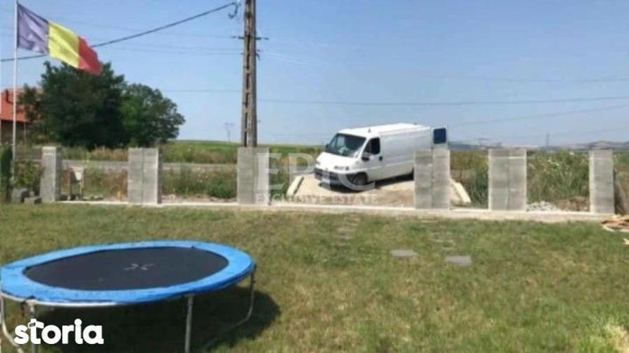 Teren de 625 mp, în Criș